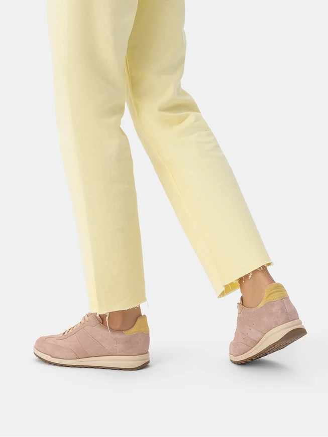 Puderrosa Sporthalbschuhe