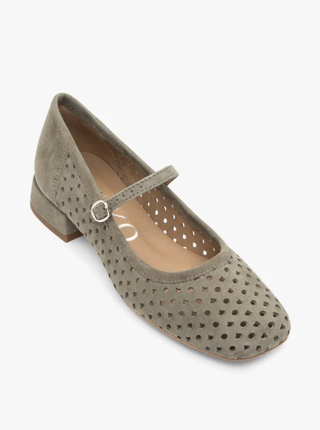 Olivefarbene Ballerinas mit Absätzen