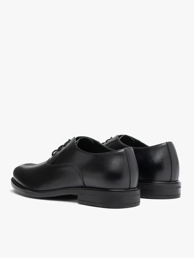 Schwarze elegante Oxford-Schuhe für Männer
