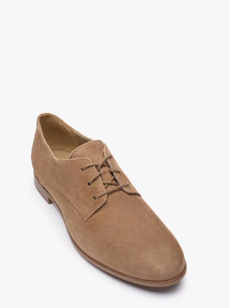 Halbschuhe aus hellbraunem Veloursleder zum Schnüren