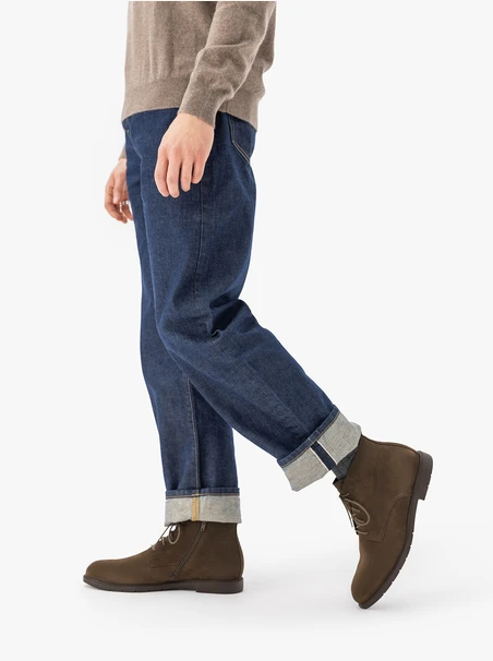 Grüne Schnürstiefel aus Veloursleder