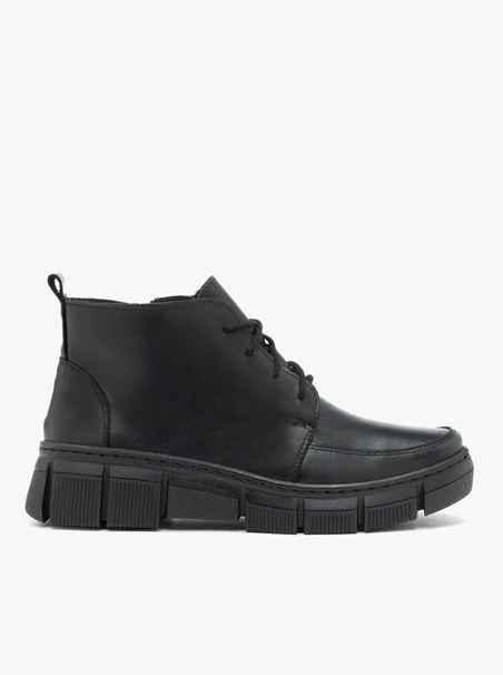 Schwarze Stiefel mit Fleece-Isolierung