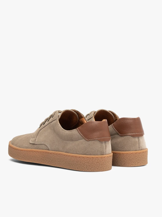 Braune Schnürhalbschuhe