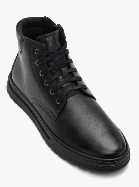 Schwarze klassische Stiefel