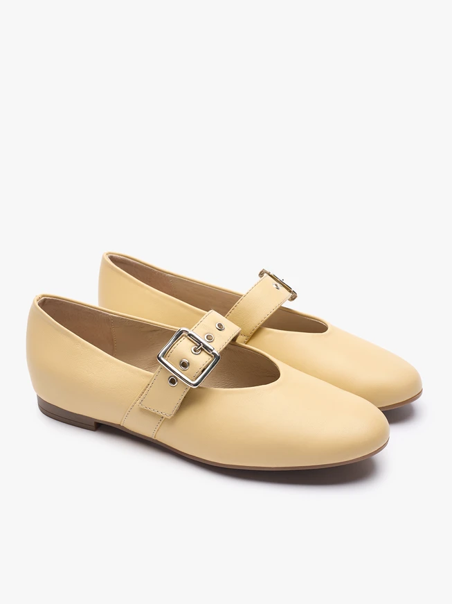 Leuchtend gelbe Mary Jane Ballerinas mit Riemen