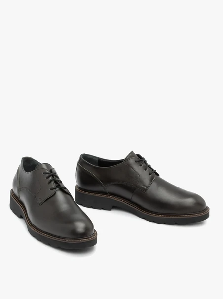 Dunkelgrüne lässige Halbschuhe
