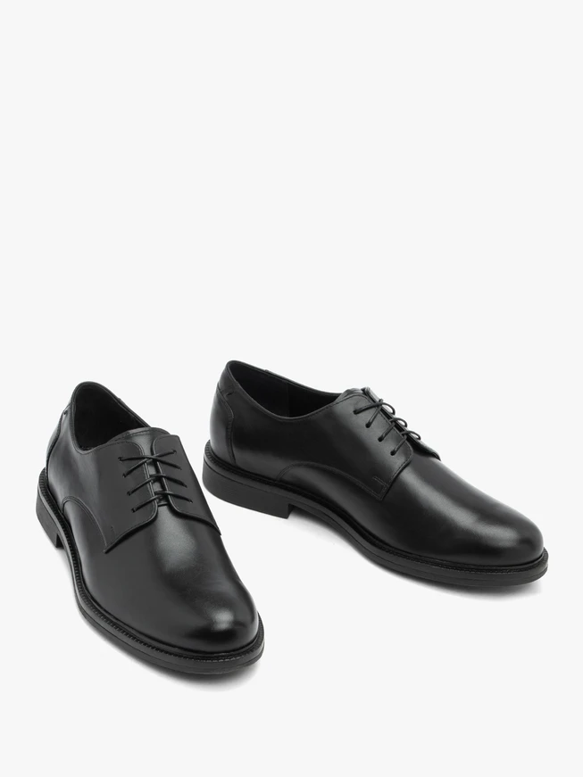 Schwarze Halbschuhe aus Leder zum Schnüren