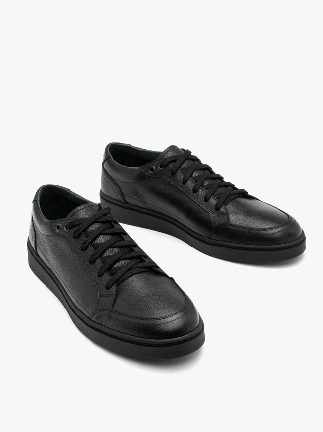 Black lace-up men’s sneakers