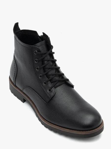 Men’s warm black boots