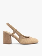 Beigefarbene Pumps aus Stoff und Leder