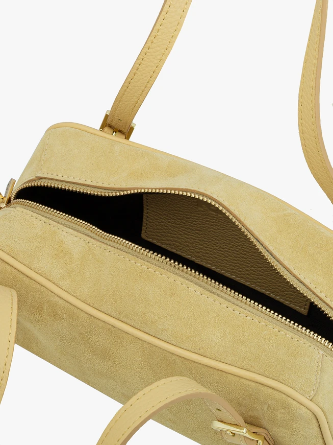 Leuchtend gelbe Baguettetasche
