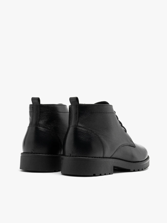 Schwarze Herrenstiefel aus Vollnarbenleder