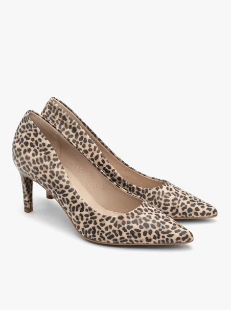 Leopard-print women’s pumps