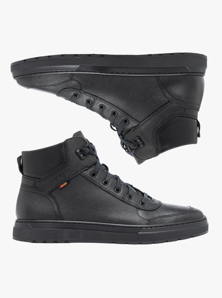 Schwarze isolierte Stiefel