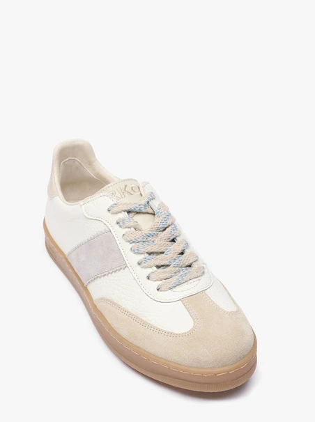 Kremowe sneakersy z szarym paskiem