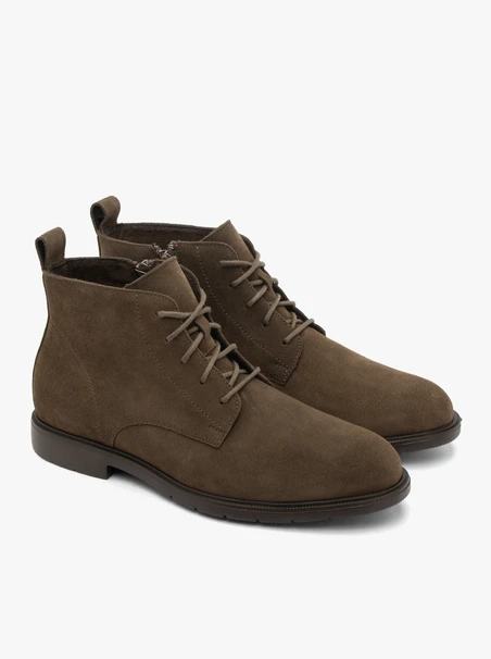 Grüne Schnürstiefel aus Veloursleder