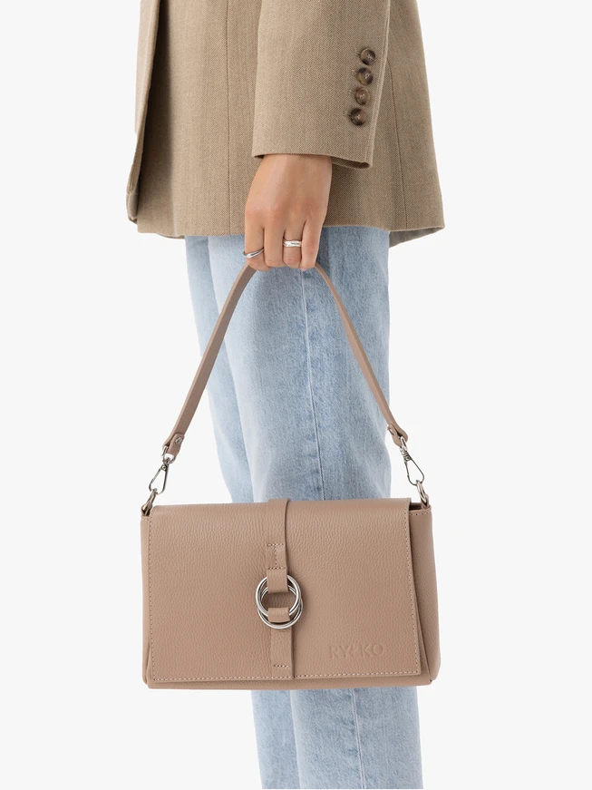 Handtasche aus dunkelrosa Vollnarbenleder
