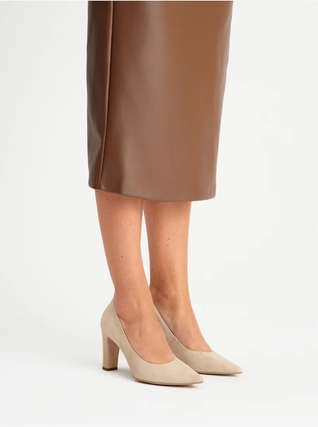 Velours-Pumps mit klobigem Stilettoabsatz