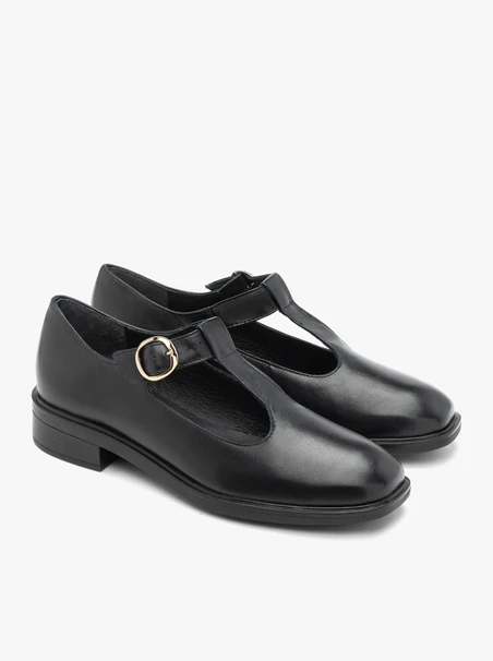 Schwarze T-Bar-Halbschuhe