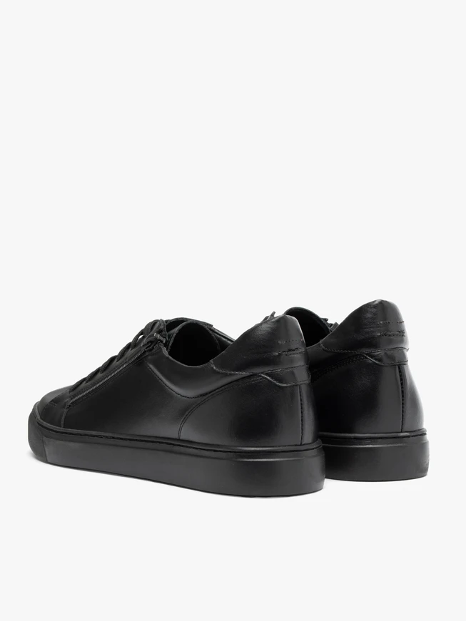 Schwarze Herren-Turnschuhe mit dekorativem Reißverschluss