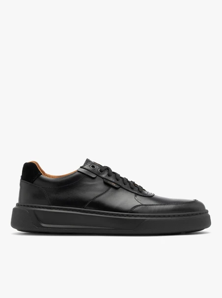 Schwarze Herren-Sporthalbschuhe mit dicker Sohle