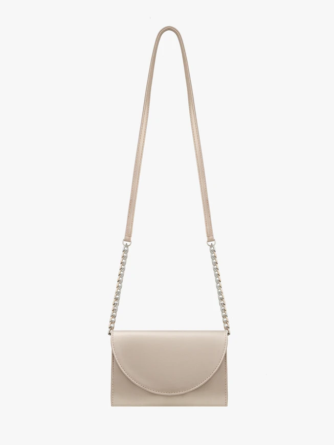Platinfarbene Leder-Clutch-Tasche mit Kette