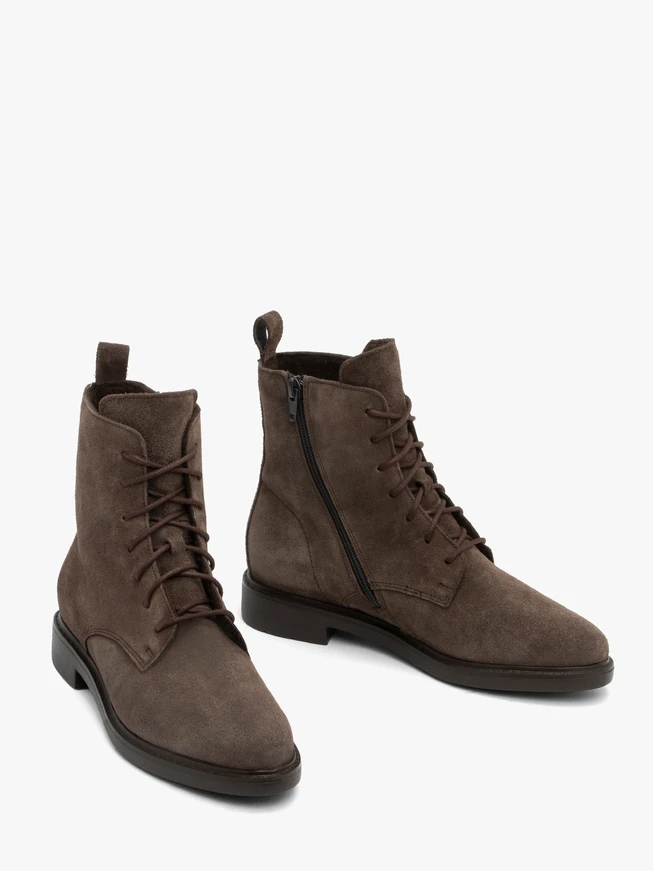 Braune Velourslederstiefel