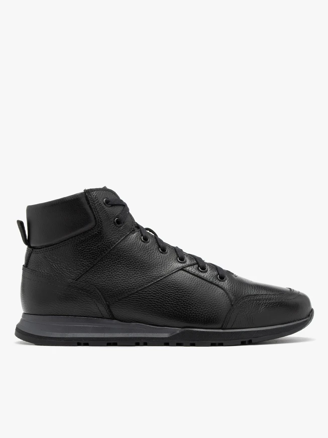 Black sporty men’s ankle boots