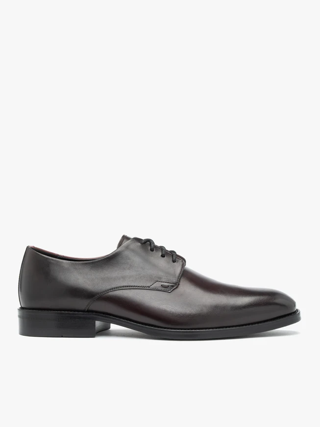 Kastanienbraune Premium-Schuhe