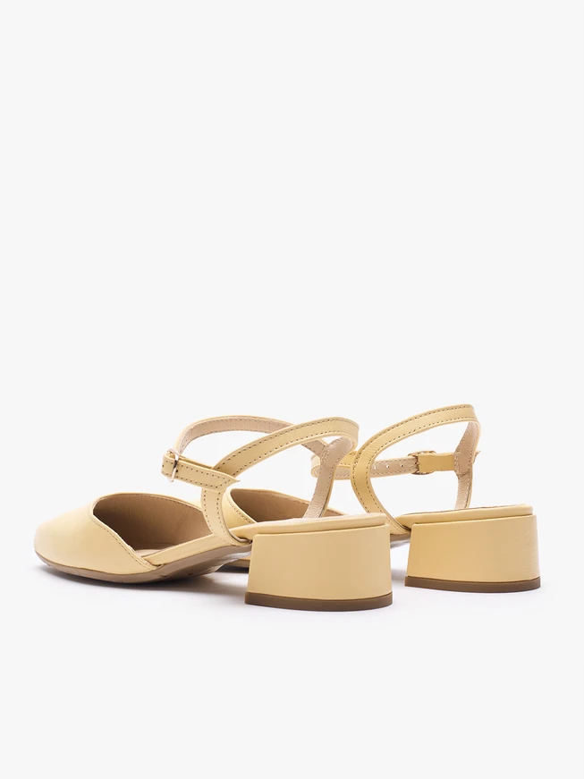 Leuchtend gelbe Slingback-Pumps mit niedrigem Schaft