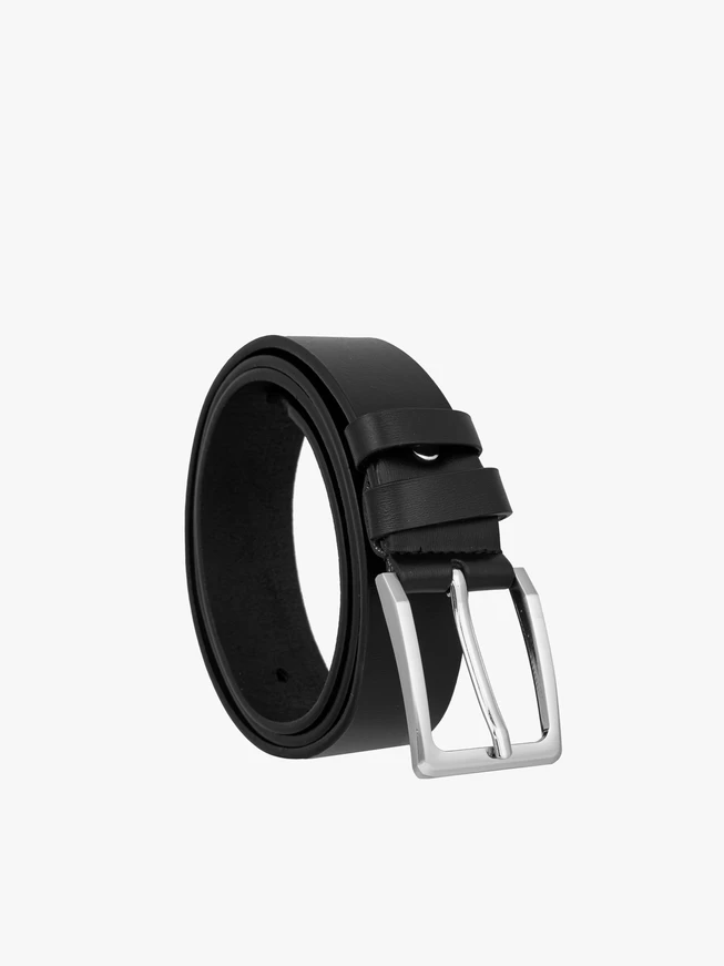 Schwarzer Gürtel aus genarbtem Leder