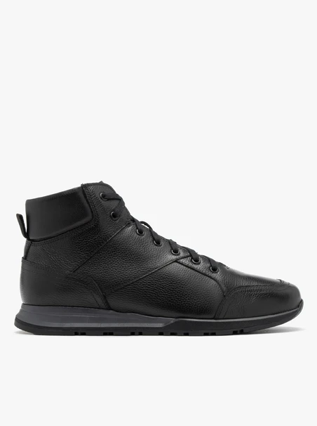 Black sporty men’s ankle boots