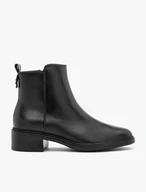 Schwarz genarbte Lederstiefel