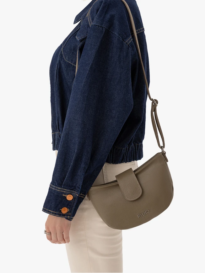 Olivefarbene Satteltasche