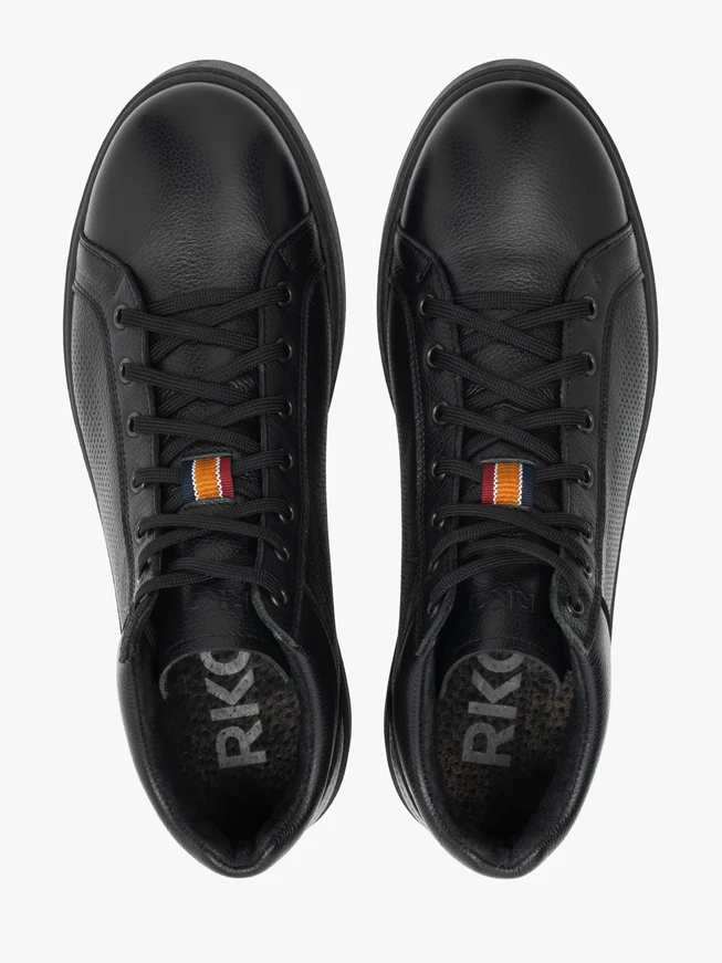 Schwarze nicht isolierte Stiefel