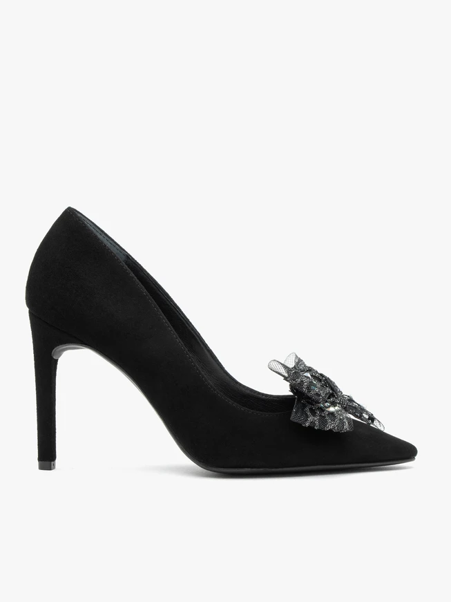 Black suede pumps with bow