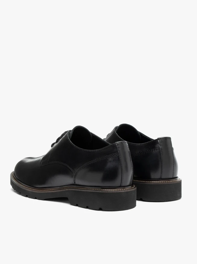 Black classic men’s lace-up shoes