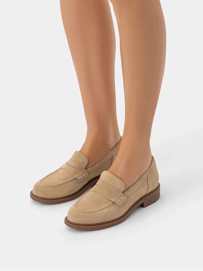 Mokassins aus sandfarbenem Veloursleder
