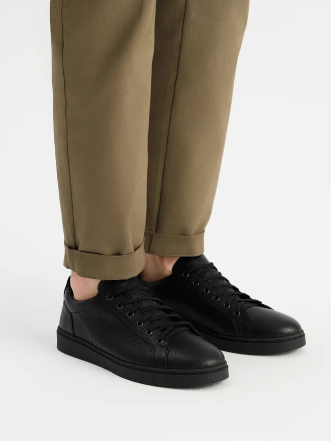 Schwarze sportliche Halbschuhe für Männer