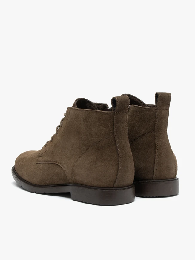 Green men’s suede boots