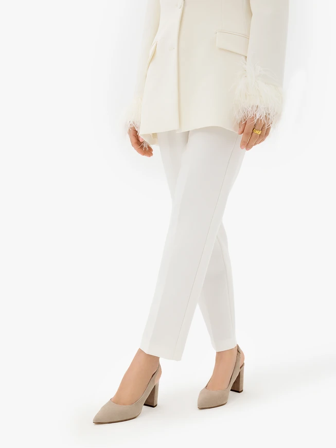 Beige Stiletto-Pumps mit offenem Absatz