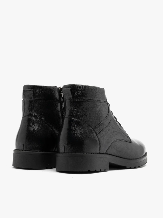 Black lace-up men’s boots