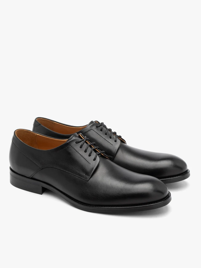 Black men’s shoes with leather sole