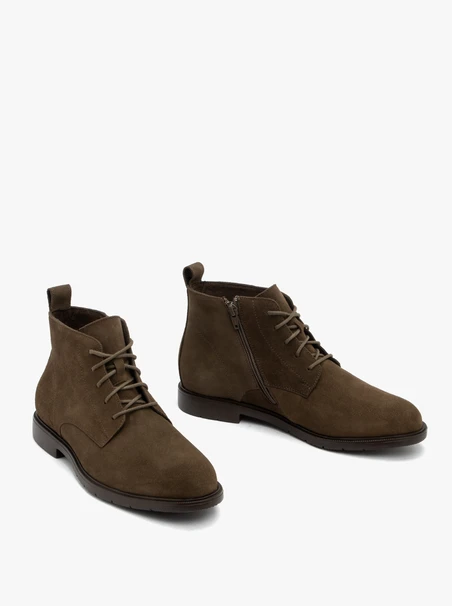 Grüne Schnürstiefel aus Veloursleder