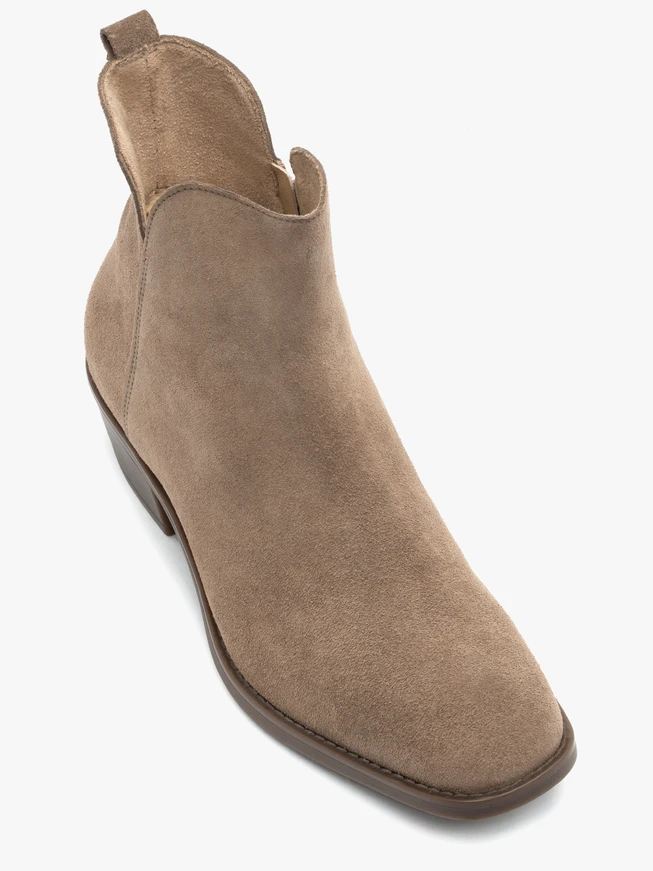 Hellbraune Velourslederstiefel