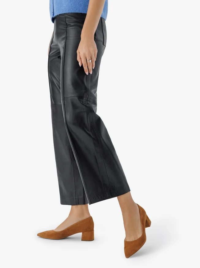 Rote Veloursleder-Pumps