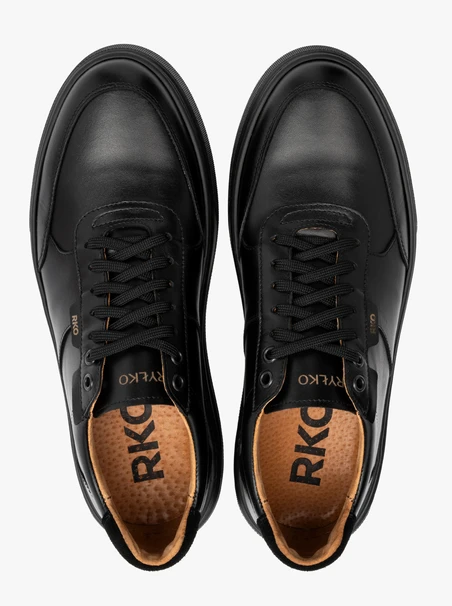 Schwarze Herren-Sporthalbschuhe mit dicker Sohle