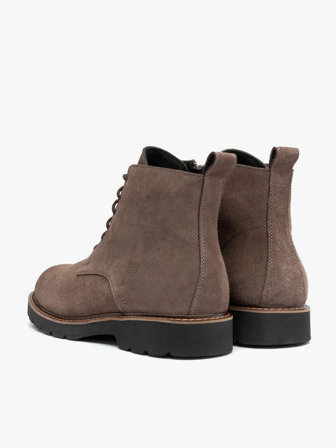 Men’s grey suede boots