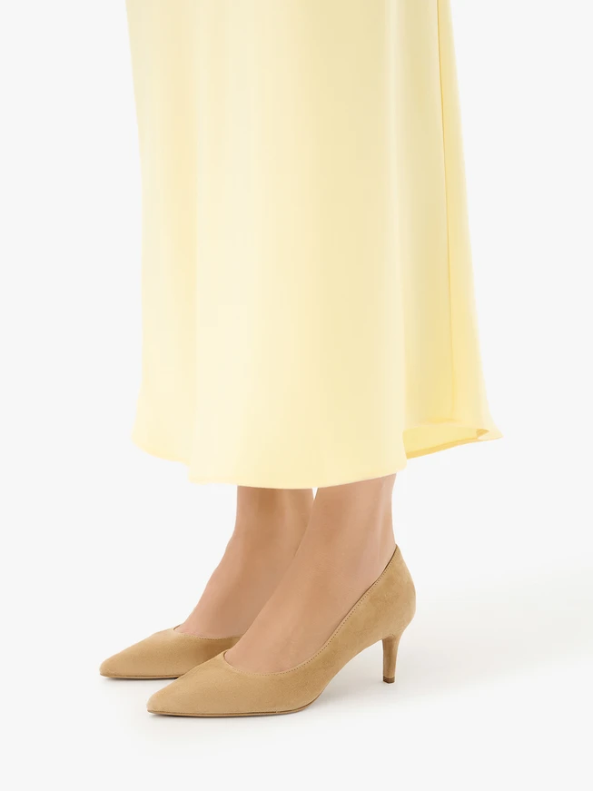 Beigefarbene Stiletto-Pumps