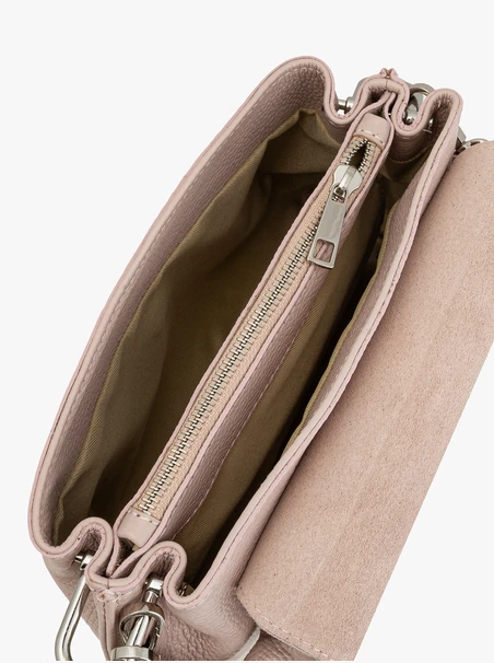 Jasnoróżowa torebka flap bag